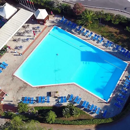 Elba Travels - Campsite Lacona